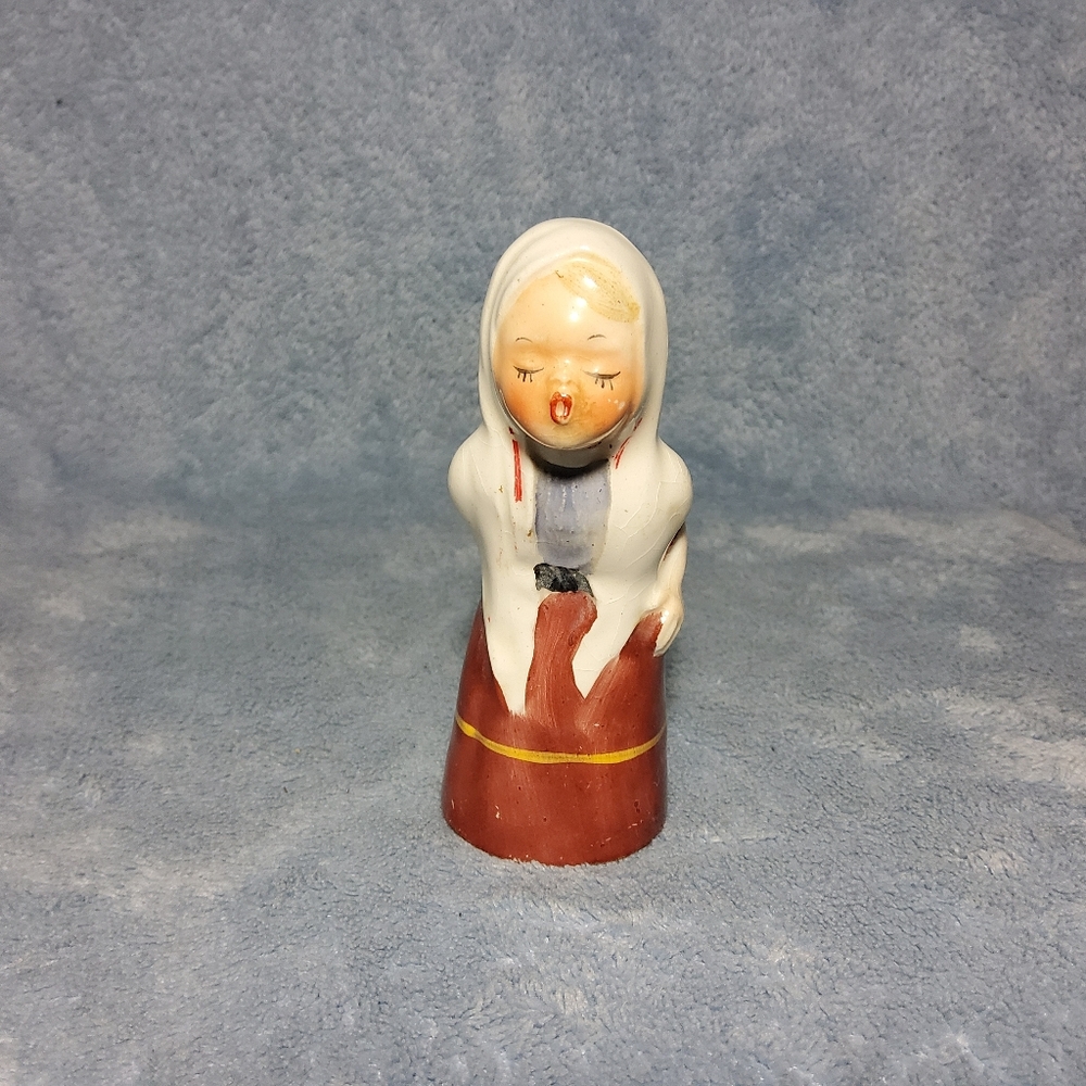 Vintage Napco National Potteries Kissing Couple Salt Shaker GIRL ONLY Replacemen - Picture 2 of 6